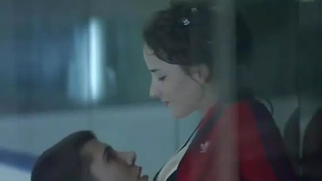 红头的青少年猫萨免费的业余性的博客照片